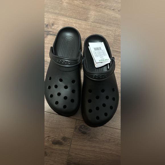 Size 11us crocs - Picture 2 of 7